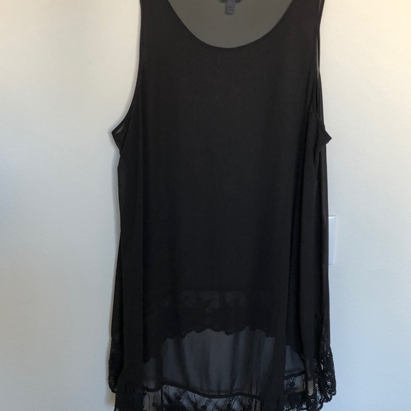 Black top with lace trim - Picture 4 of 4